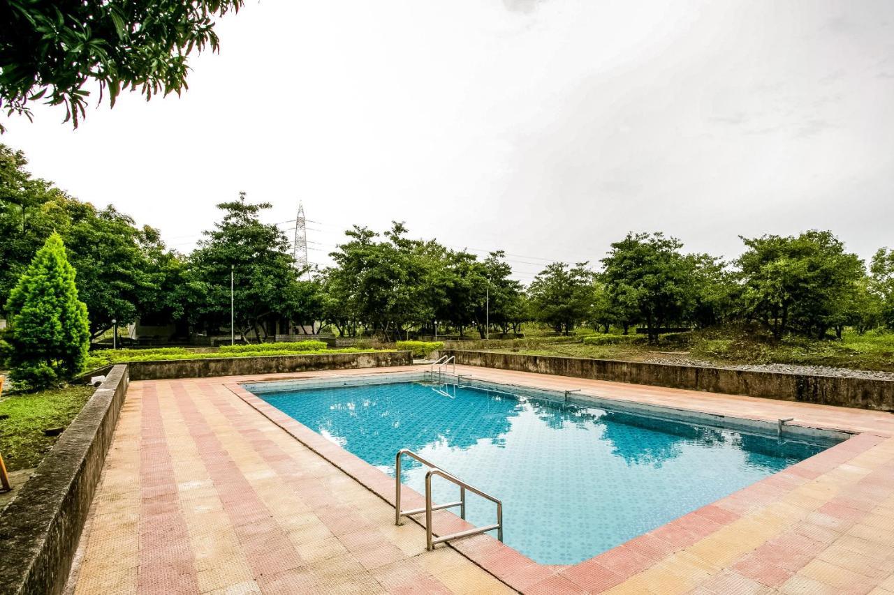 Oyo 63030 Mhatre Farm & Resort Chinchani 외부 사진