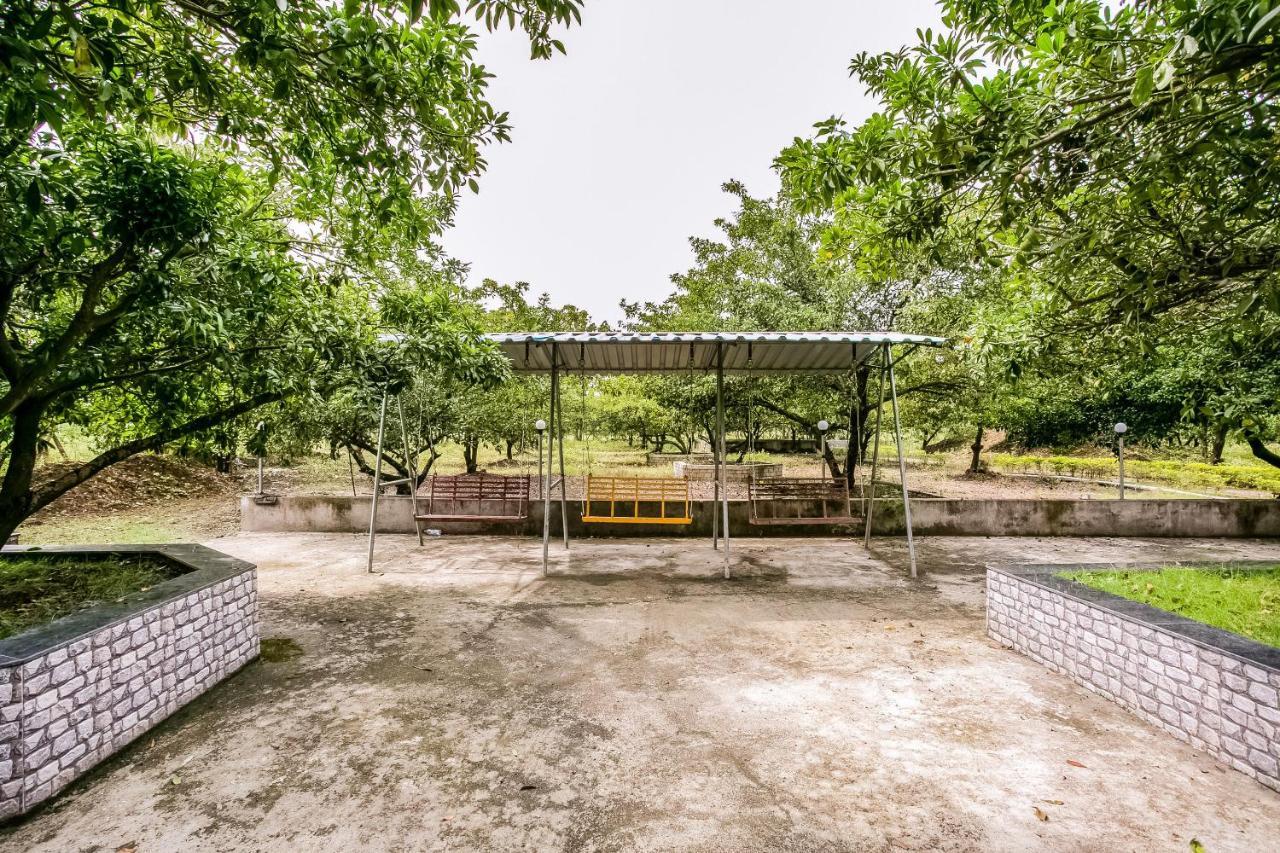Oyo 63030 Mhatre Farm & Resort Chinchani 외부 사진